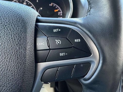 Used 2018 Jeep Grand Cherokee Limited image 21