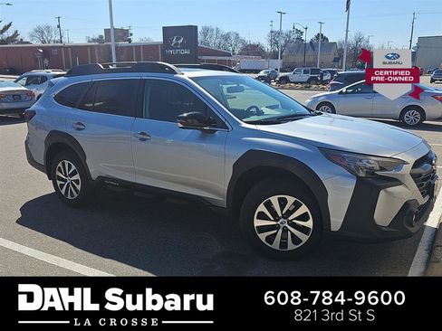 Used 2025 Subaru Outback Premium image 1