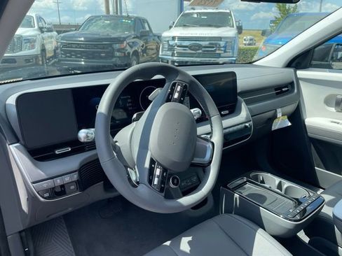 New 2025 Hyundai Ioniq 5 SEL RWD image 9
