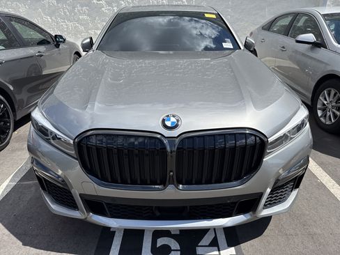 Used 2021 BMW 750i xDrive w/ Executive Package AWD/4WD image 3