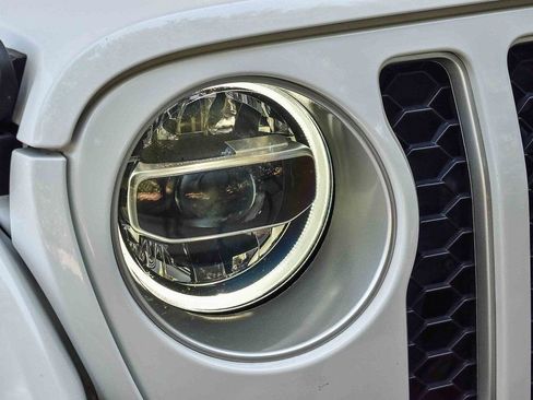 Used 2022 Jeep Wrangler Unlimited Sahara w/ Safety Group image 8