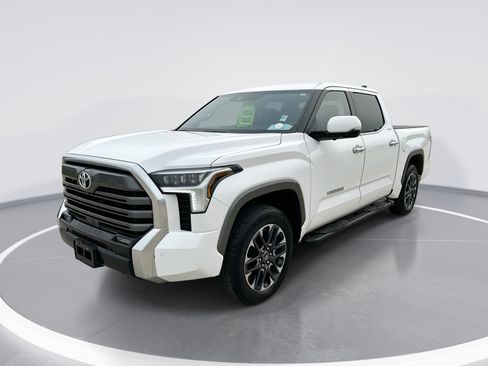 Used 2025 Toyota Tundra Limited AWD/4WD image 1