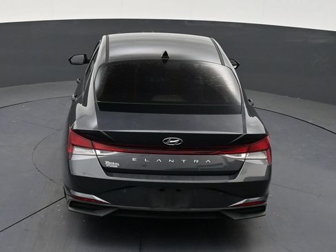 Used 2021 Hyundai Elantra SE FWD image 14