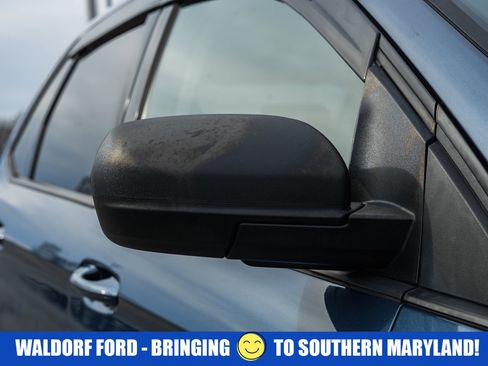 Used 2019 Ford Edge SE image 12