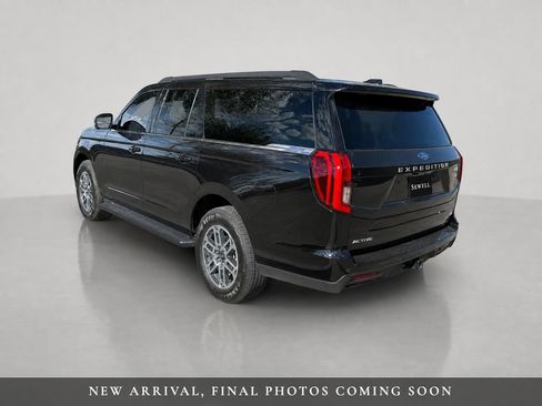 Used 2025 Ford Expedition Max Active RWD image 3