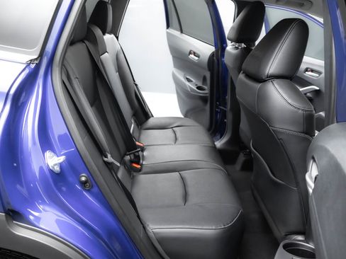 Used 2024 Toyota Corolla Cross XLE image 32