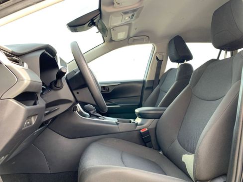 Used 2025 Toyota RAV4 LE image 25