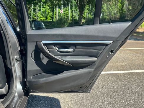 Used 2018 BMW 330i Sedan RWD image 17