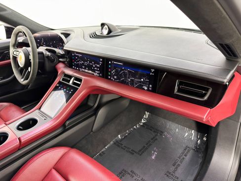 Used 2020 Porsche Taycan Turbo image 15