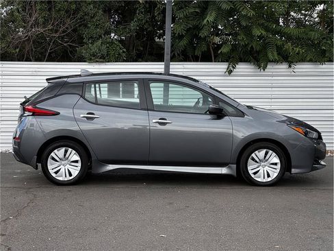 Used 2025 Nissan Leaf S FWD image 7
