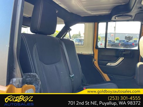 Used 2014 Jeep Wrangler Unlimited Sahara AWD/4WD image 19
