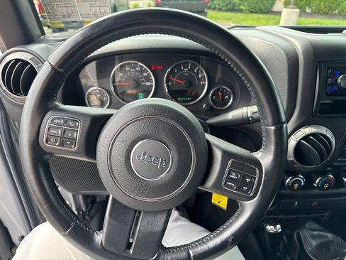 Used 2015 Jeep Wrangler Unlimited Sport w/ Quick Order Package 23S AWD/4WD image 17