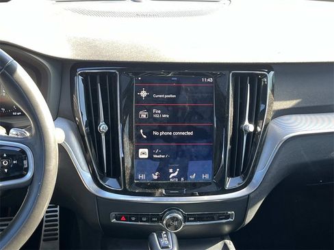 Used 2019 Volvo S60 T6 R-Design image 14