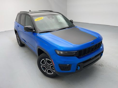 Used 2022 Jeep Grand Cherokee Trailhawk w/ Advanced Protech Group II image 2