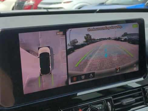 New 2026 Nissan Pathfinder Platinum w/ Accent Package FWD image 23