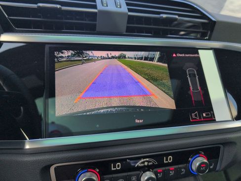 New 2025 Audi Q3 2.0T Premium image 5