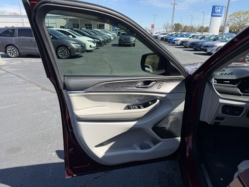 Used 2022 Jeep Grand Cherokee L Overland w/ Luxury Tech Group IV image 26