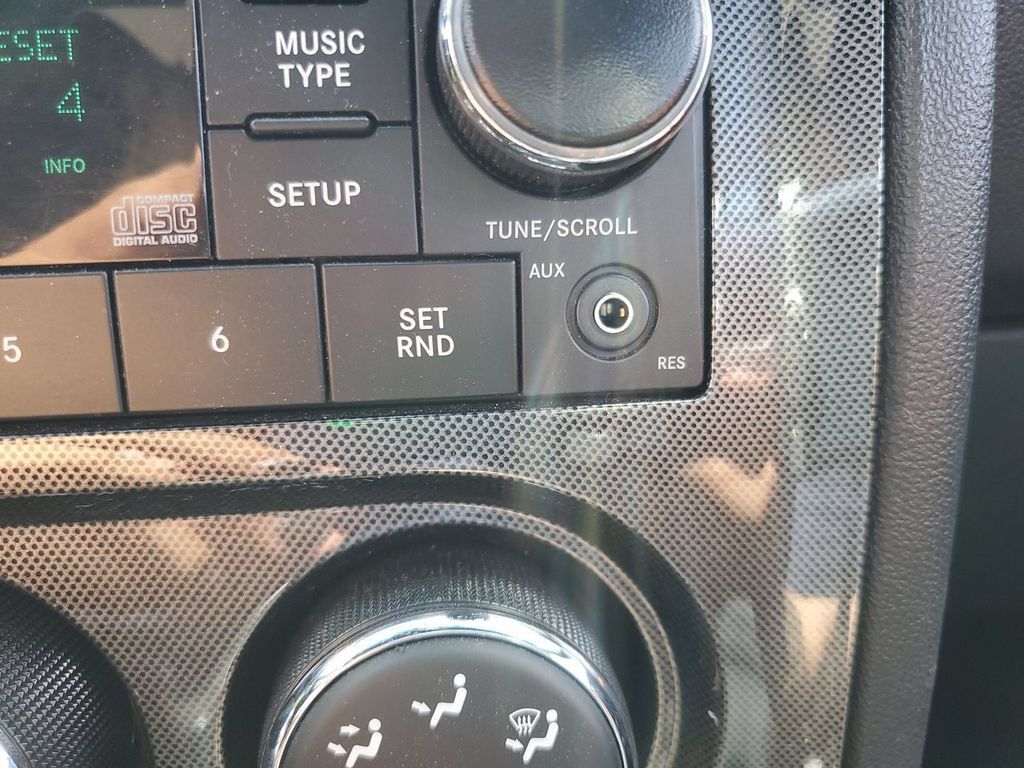 Used 2009 Dodge Challenger R/T RWD image 35
