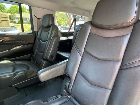 Used 2020 Cadillac Escalade ESV Luxury AWD/4WD image 21