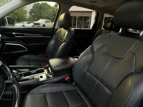 Used 2020 Kia Telluride EX w/ EX Premium Package FWD image 22
