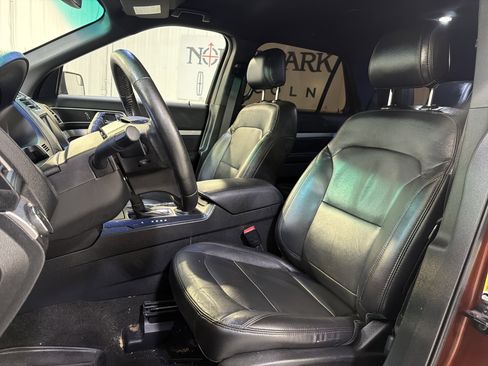 Used 2016 Ford Explorer XLT w/ Equipment Group 202A FWD image 9
