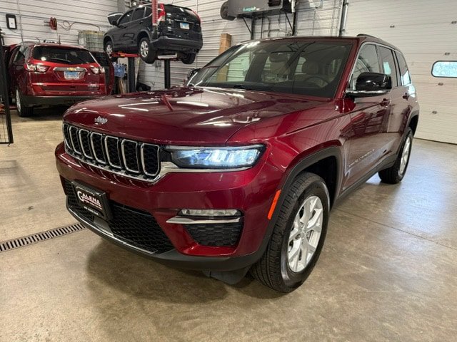 Used 2023 Jeep Grand Cherokee Limited AWD/4WD image 38