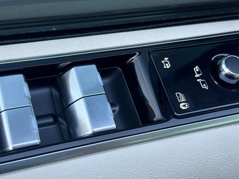 Used 2022 Land Rover Range Rover Sport HSE Silver Edition image 11