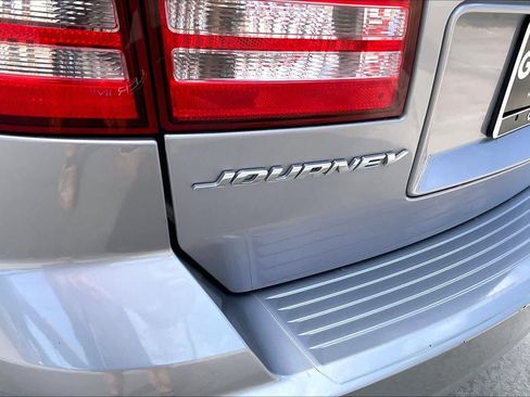 Used 2018 Dodge Journey SE FWD image 10