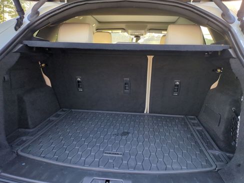 Used 2020 Jaguar E-PACE SE image 32