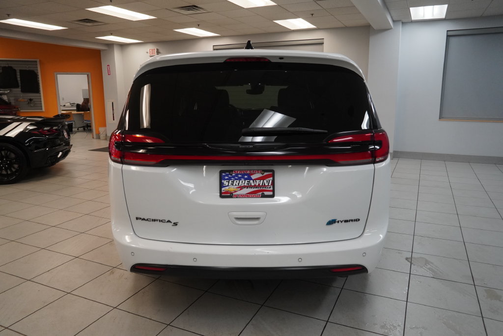Used 2024 Chrysler Pacifica Limited FWD image 5