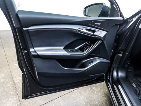 Used 2025 Audi Q6 e-tron Premium w/ Convenience Package image 22