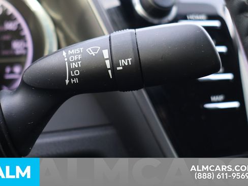 Used 2020 Toyota Camry SE image 30