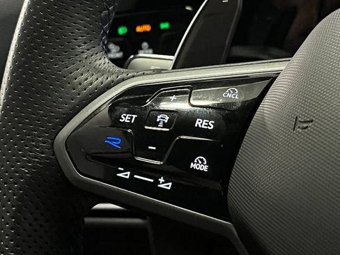 Used 2025 Volkswagen Golf R Black Edition AWD/4WD image 25
