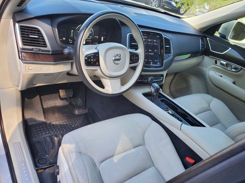 Used 2019 Volvo XC90 T5 Momentum w/ Advanced Package image 18