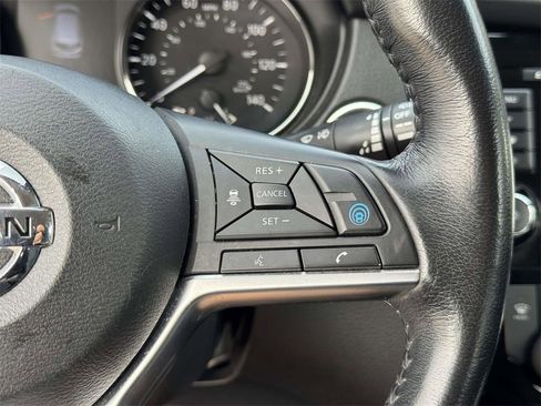 Used 2019 Nissan Rogue Sport SL image 12