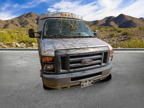 Used 2017 Ford E-350 and Econoline 350 Super Duty image 3