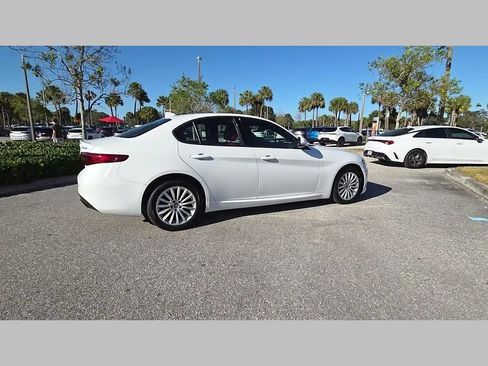 Used 2022 Alfa Romeo Giulia Sprint image 37