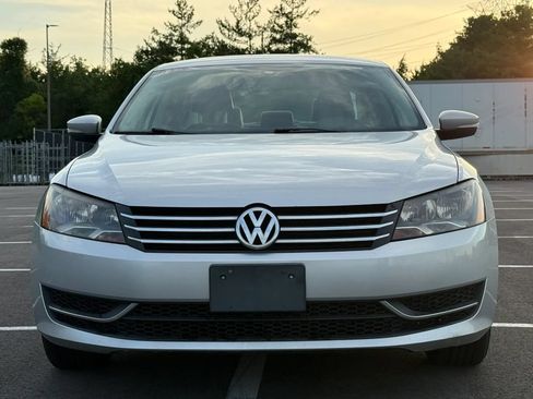 Used 2015 Volkswagen Passat 1.8T S FWD image 2