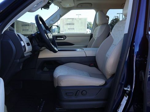 New 2026 Nissan Armada Platinum image 7