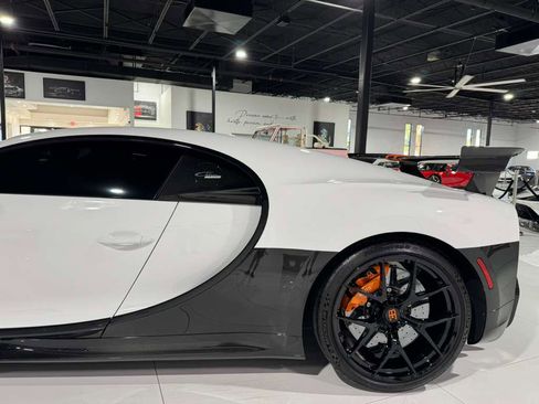 Used 2022 Bugatti Chiron Pur Sport image 36