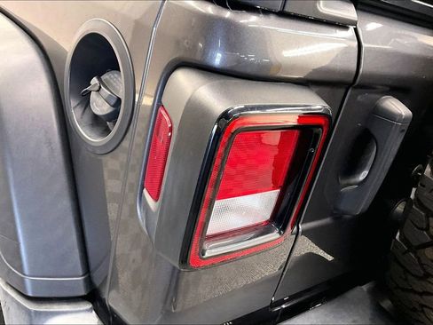 Used 2021 Jeep Wrangler Unlimited Sport image 27