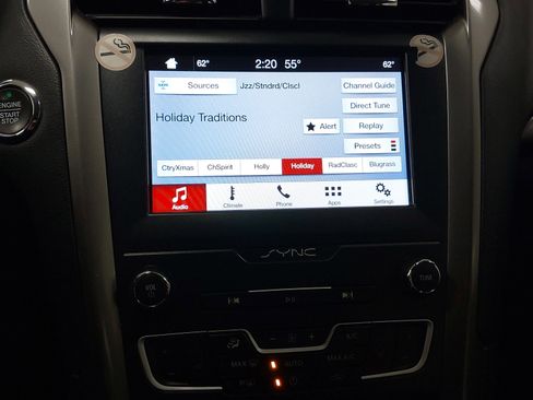 Used 2019 Ford Fusion SE image 20