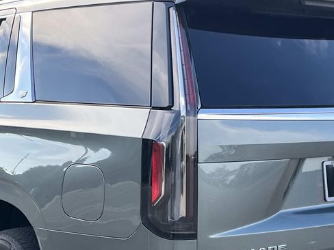 Used 2023 Cadillac Escalade Premium Luxury w/ LPO, Radiant Package AWD/4WD image 10