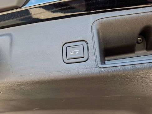 Used 2023 GMC Terrain SLT w/ Elevation Edition image 30