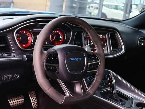 Used 2018 Dodge Challenger SRT Hellcat RWD image 34