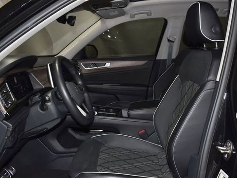 Used 2024 Volkswagen Atlas SEL Premium R-Line image 12