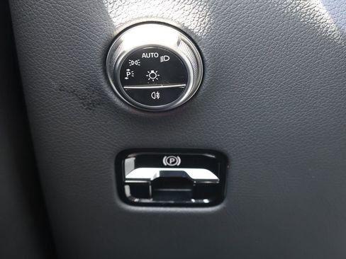 Used 2025 Mercedes-Benz GLC 43 AMG 4MATIC image 32