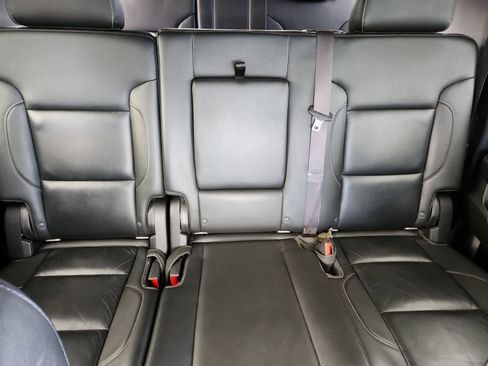 Used 2015 Chevrolet Suburban LT w/ Luxury Package image 20