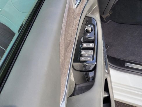 New 2024 Jeep Grand Cherokee Overland w/ Luxury Tech Group IV image 17