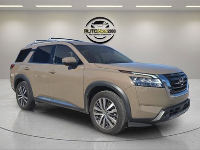 Used 2023 Nissan Pathfinder Platinum